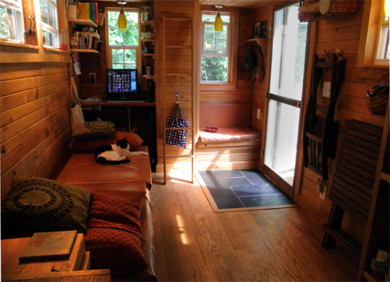 very-small-house-family-interior