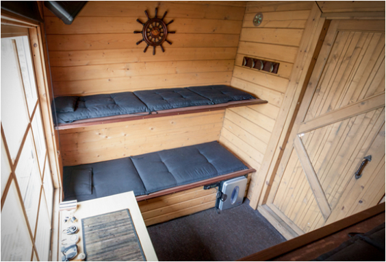 floating-sauna-houseboat-3