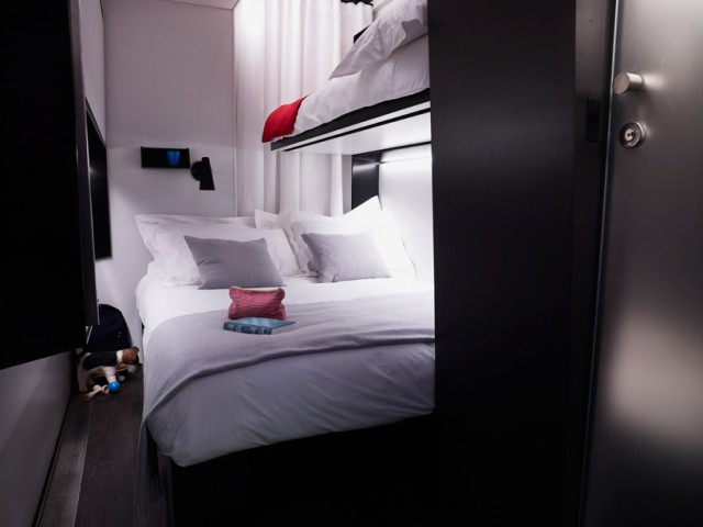 snoozebox-portable-hotel-tangerine-interiors-designboom-08
